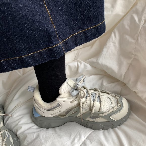 Hot winter sneakers